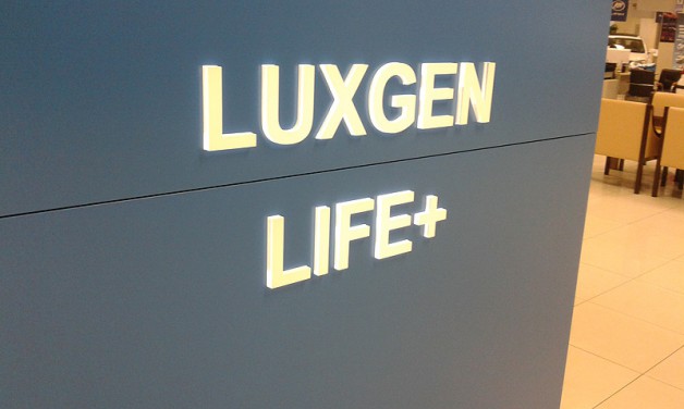 Световой короб Luxgen Life+.